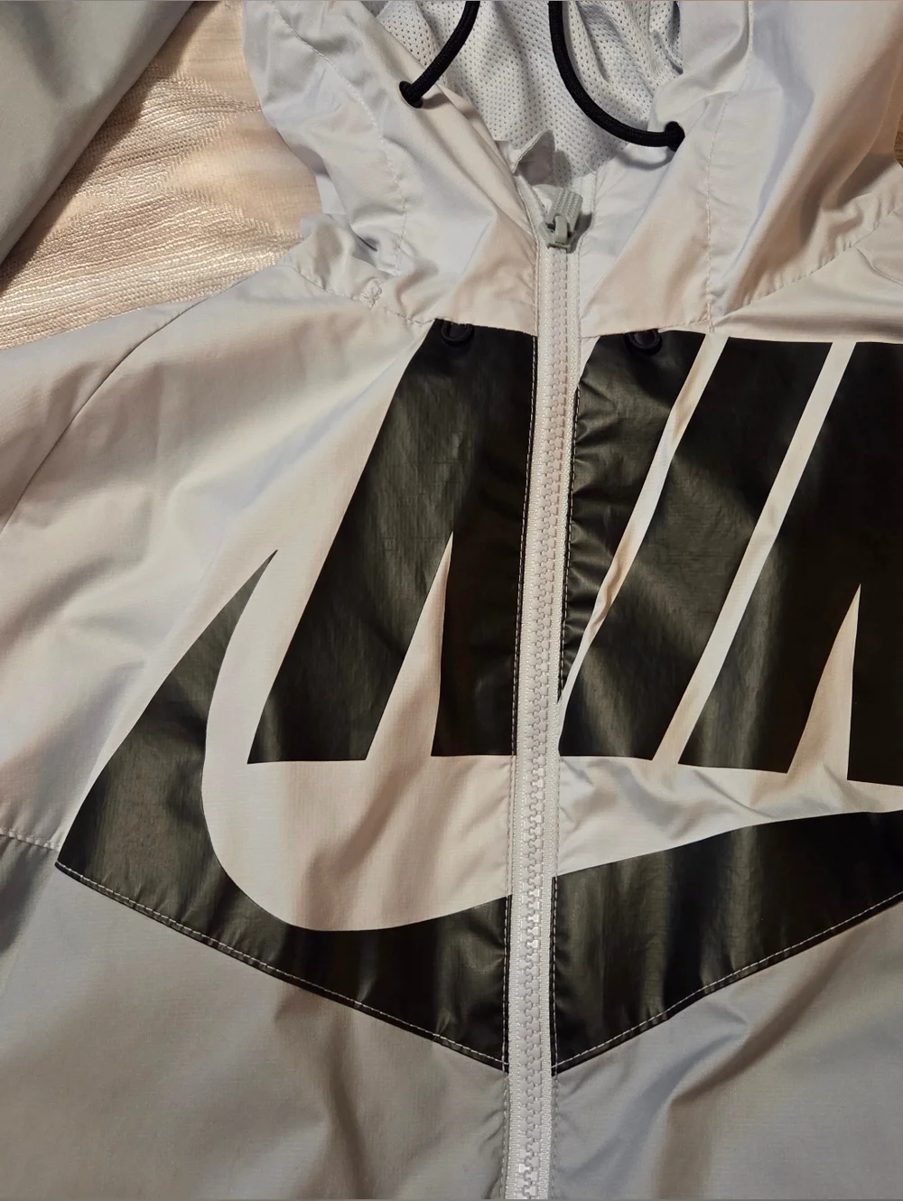 Nike Light Gray and Black Logo Hooded Windbreaker - Picture 2 of 6